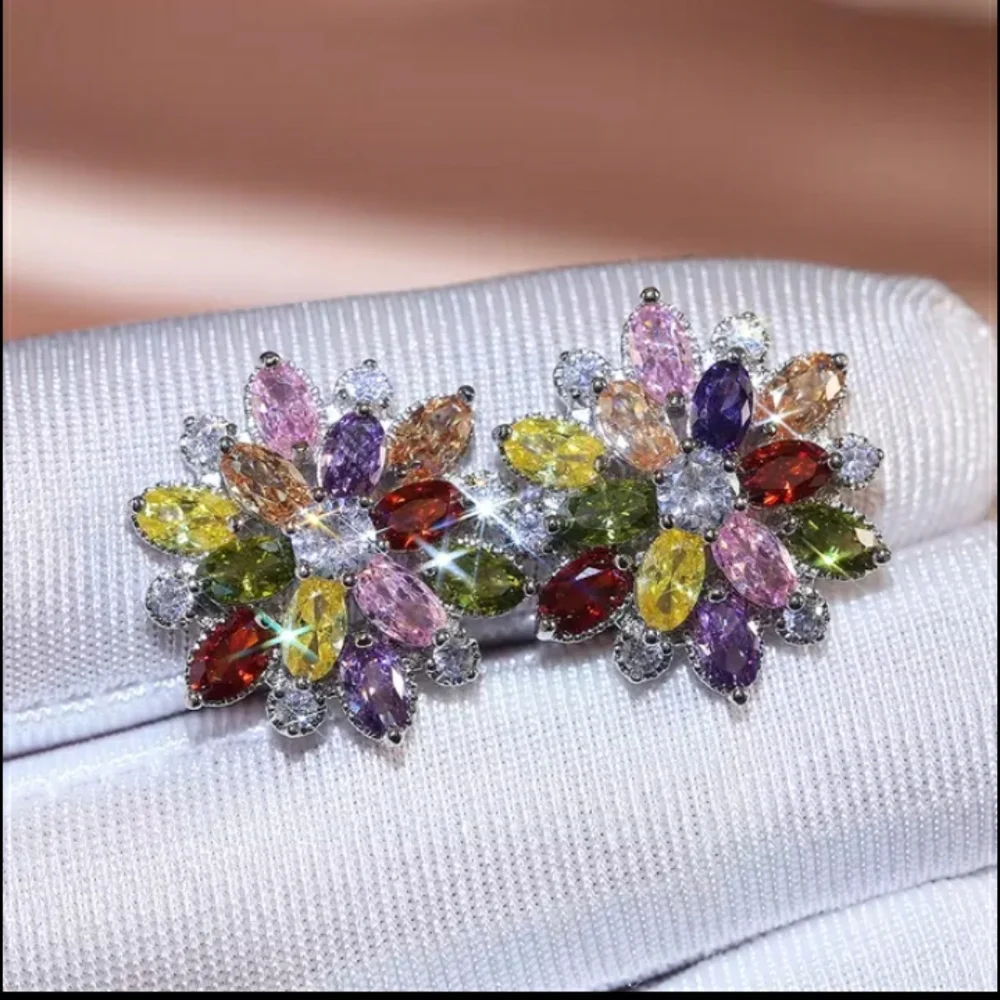 New Multicolor Flower Stud Earrings - Picture 1 of 3
